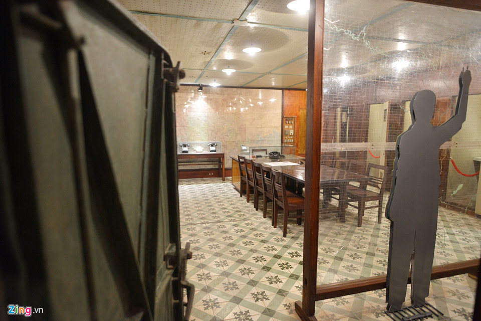 Cận cảnh hầm chỉ huy tác chiến chống bom nguyên tử ở Hà Nội